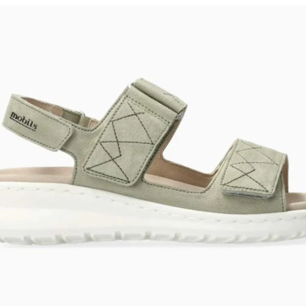 MEPHISTO BRITANY SANDALS - LIGHT KHAKI LIAM - SIZE 8.5 (EURO 39)